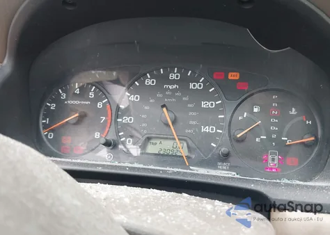 2000 Honda Accord 2.3 Se из США, поврежденный, VIN 1HGCG6693YA138155